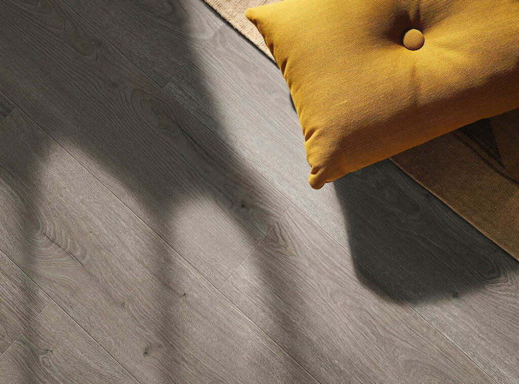 HARO Laminatgulv Plank Eg Flavia grå