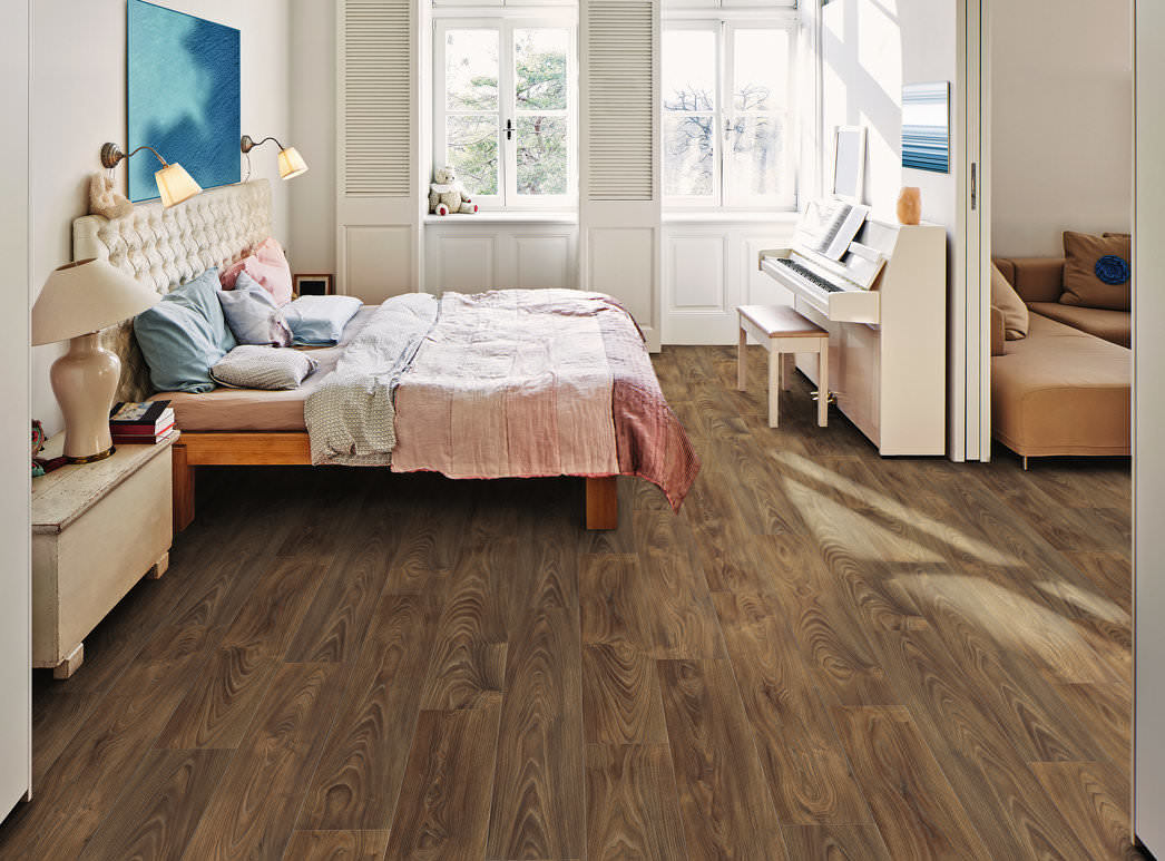 544778_haro_laminatgulv_plank_4v_valnoed_vario_authentic_soft_int HARO Laminatgulv Plank Valnød Vario